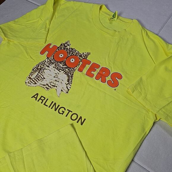 Vintage Hooters Double Sided Shirt Mens XL Arlington Single Stitch Hanes - Picture 3 of 10